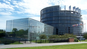 Von den EU-Parlamentsstandorten steht aus Kostengründen Straßburg zur Disposition. Doch Frankreichs Präsident Macron will dies bei allem Reformeifer verhindern.