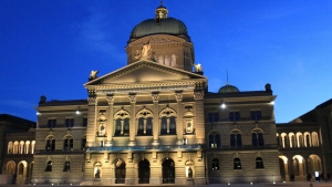 Vorbild: National- und Ständerat (Bild Bundeshaus in Bern) und Volksabstimmungen über grundlegende Entscheidungen sind Kennzeichen der „Direkten Demokratie“ in der Schweiz.