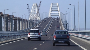 Streit im Asowschen Meer – hier die Brücke an der Meerenge von Kertsch.