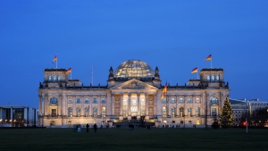 Weihnachten 2017. Im Reichstagsgebäude finden zwar Sitzungen des Bundestages statt – aber eine neue Bundesregierung ist immer noch nicht in Sicht, obwohl die Deutschen am 24. September 2017, vor über drei Monaten, einen neuen Bundestag wählten. Dies ist kein Ruhmesblatt für Deutschland.